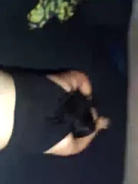 Snapshot of luisfff2020 chatting on November 3, 2:24 am luisfff2020 online show from November 3, 2:24 am