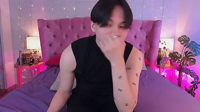 Snapshot of just_gay_ chatting on March 8, 1:25 pm just gay online show from March 8, 1:25 pm