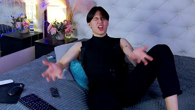 Snapshot of just_gay_ chatting on March 10, 4:25 pm just gay online show from March 10, 4:25 pm