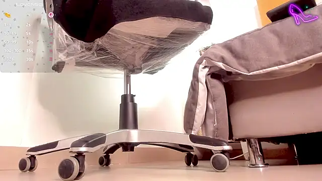 Snapshot of fer_angel_ chatting on October 8, 10:57 am fer angel online show from October 8, 10:57 am