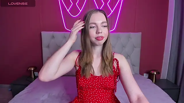 TessaAdorable online show from March 12, 1:25 am