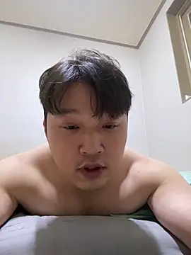 Snapshot of offwhite777 chatting on February 24, 2:26 pm offwhite777 online show from February 24, 2:26 pm