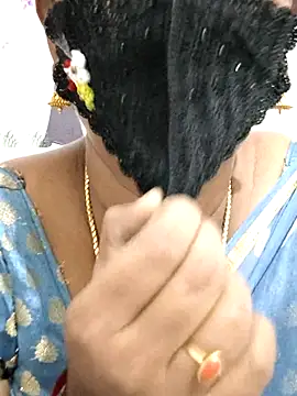 Snapshot of Tamil_Meera12 chatting on April 22, 4:59 am Tamil Meera12 online show from April 22, 4:59 am