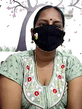 Snapshot of Tamil_Meera12 chatting on April 25, 3:20 am Tamil Meera12 online show from April 25, 3:20 am