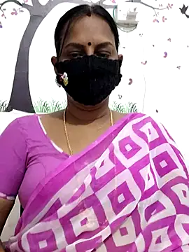 Snapshot of Tamil_Meera12 chatting on May 2, 3:55 am Tamil Meera12 online show from May 2, 3:55 am