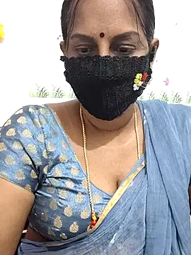 Snapshot of Tamil_Meera12 chatting on May 6, 5:18 pm Tamil Meera12 online show from May 6, 5:18 pm