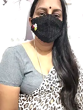 Snapshot of Tamil_Meera12 chatting on May 8, 4:45 pm Tamil Meera12 online show from May 8, 4:45 pm