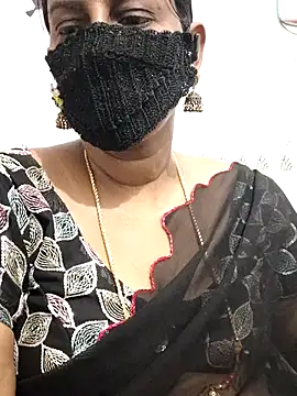 Snapshot of Tamil_Meera12 chatting on May 11, 3:01 am Tamil Meera12 online show from May 11, 3:01 am