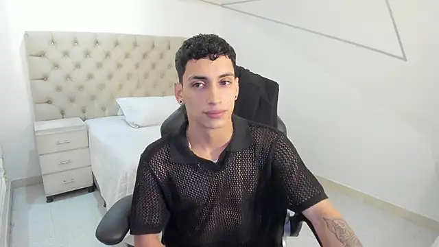 JhoanLeandro online show from September 22, 6:15 am