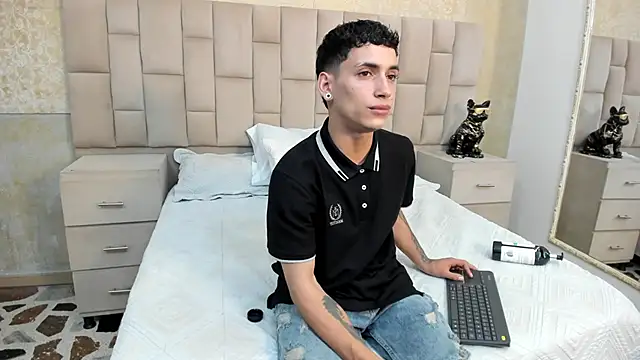 JhoanLeandro online show from October 13, 10:10 pm