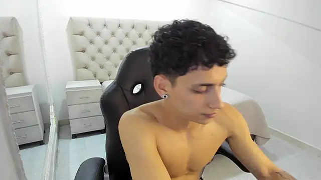 JhoanLeandro online show from October 30, 5:20 am