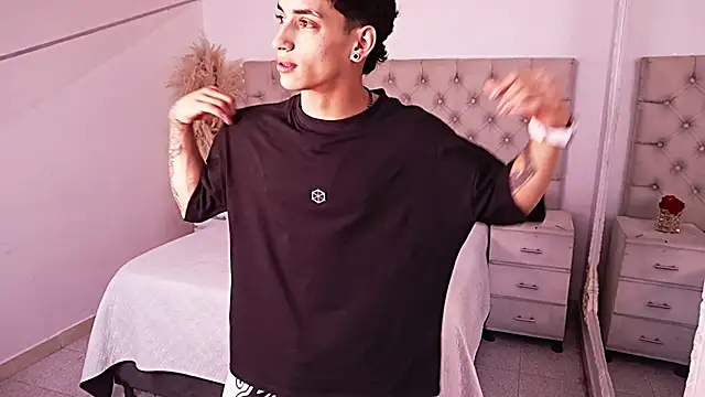 JhoanLeandro online show from April 29, 5:11 am