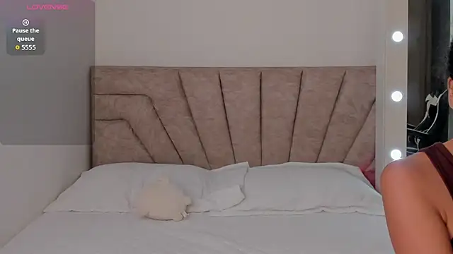 Snapshot of leahaltomm chatting on November 11, 8:53 pm leahaltomm online show from November 11, 8:53 pm