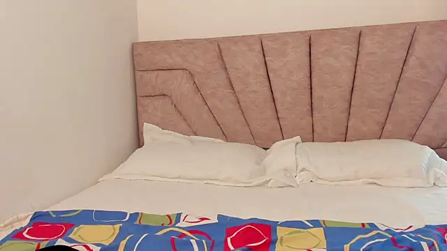 Snapshot of leahaltomm chatting on December 1, 11:10 pm leahaltomm online show from December 1, 11:10 pm