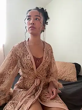 Snapshot of leahaltomm chatting on February 4, 2:01 pm leahaltomm online show from February 4, 2:01 pm