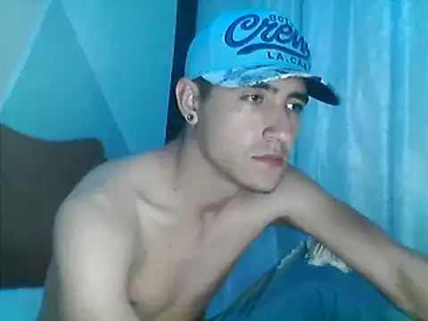 Snapshot of daimon_king05 chatting on February 21, 2:39 am daimon king05 online show from February 21, 2:39 am