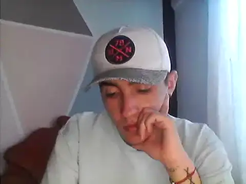 Snapshot of daimon_king05 chatting on February 26, 5:50 pm daimon king05 online show from February 26, 5:50 pm