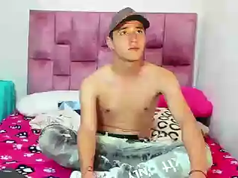 Snapshot of daimon_king05 chatting on March 14, 8:28 pm daimon king05 online show from March 14, 8:28 pm