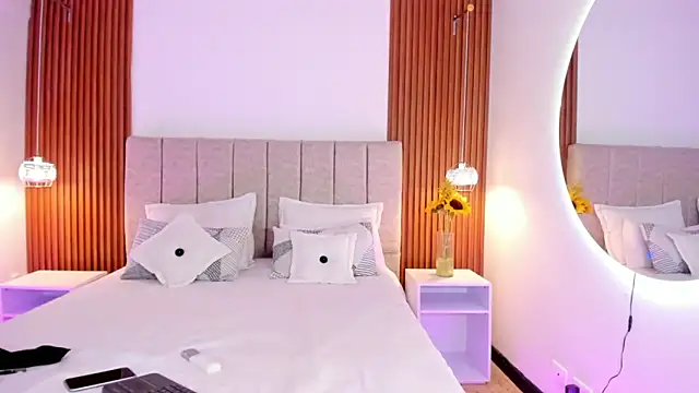 Snapshot of khloe-sweet chatting on October 15, 1:33 pm khloe-sweet online show from October 15, 1:33 pm