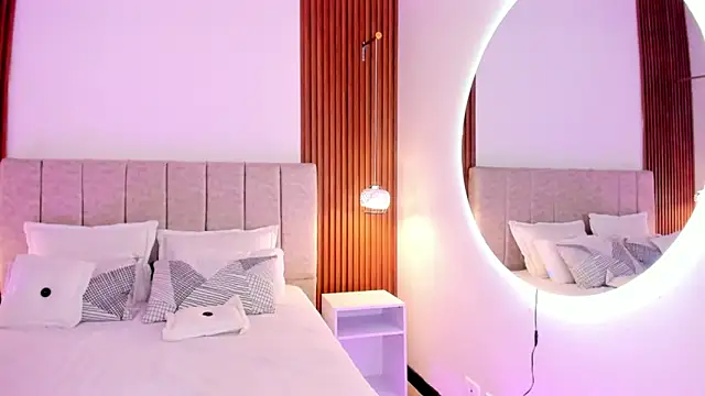 Snapshot of khloe-sweet chatting on October 25, 1:18 pm khloe-sweet online show from October 25, 1:18 pm