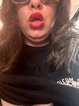 laarti online show from September 21, 10:50 am