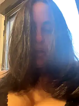 Snapshot of laarti chatting on November 16, 3:50 pm laarti online show from November 16, 3:50 pm