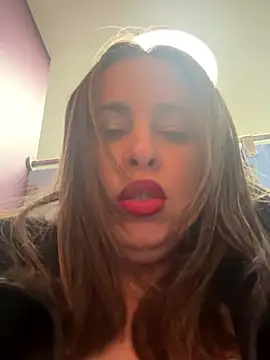 Snapshot of laarti chatting on January 10, 9:33 am laarti online show from January 10, 9:33 am