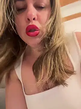 Snapshot of laarti chatting on March 13, 3:07 pm laarti online show from March 13, 3:07 pm