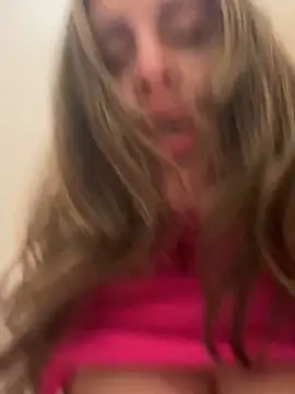 Snapshot of laarti chatting on March 14, 9:48 am laarti online show from March 14, 9:48 am