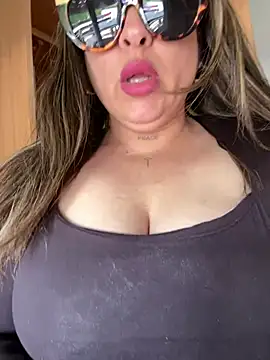 laarti online show from May 17, 10:11 am