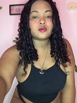 Snapshot of Marce_777 chatting on February 6, 5:35 am Marce 777 online show from February 6, 5:35 am