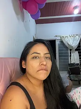 Snapshot of lamaravilla_08 chatting on February 6, 12:11 am lamaravilla 08 online show from February 6, 12:11 am