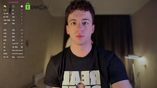 Snapshot of VincentSmith02 chatting on October 14, 10:27 am VincentSmith02 online show from October 14, 10:27 am