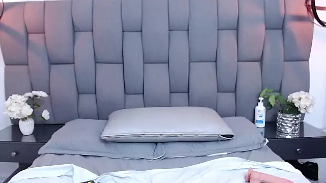 Sofiavillegaz online show from February 6, 2:48 pm