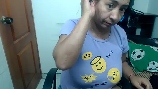 Siblleyx online show from February 7, 1:15 am