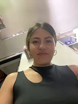 Snapshot of Andrea18_blonde chatting on March 30, 3:35 pm Andrea18 blonde online show from March 30, 3:35 pm