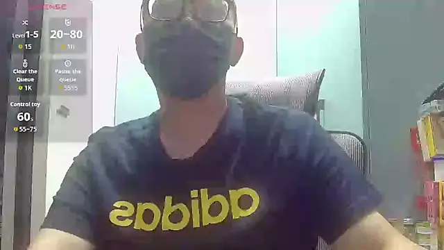 Snapshot of beartopslave chatting on October 15, 4:23 am beartopslave online show from October 15, 4:23 am