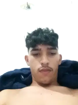 Snapshot of blzin20 chatting on February 28, 3:59 pm blzin20 online show from February 28, 3:59 pm