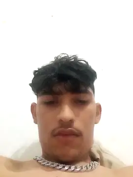 Snapshot of blzin20 chatting on March 1, 6:54 pm blzin20 online show from March 1, 6:54 pm