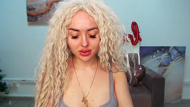 MissisCaty online show from February 6, 10:43 pm