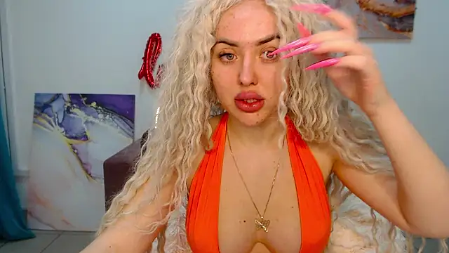 MissisCaty online show from February 8, 7:38 pm