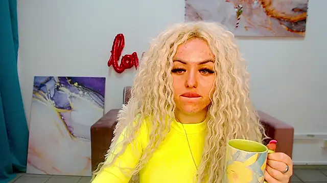 MissisCaty online show from February 9, 7:41 pm