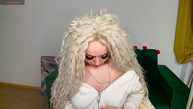 MissisCaty online show from February 12, 4:01 am