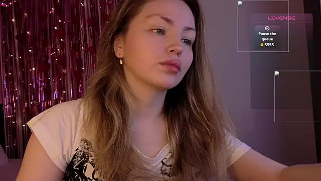 Lora Rosee online show from May 4, 2:13 pm