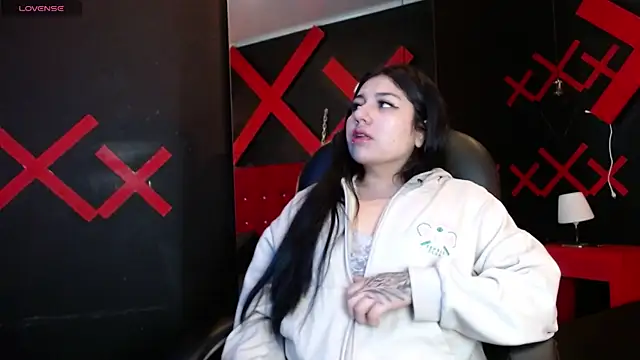 Snapshot of sweety_ashly chatting on February 4, 11:27 am sweety ashly online show from February 4, 11:27 am