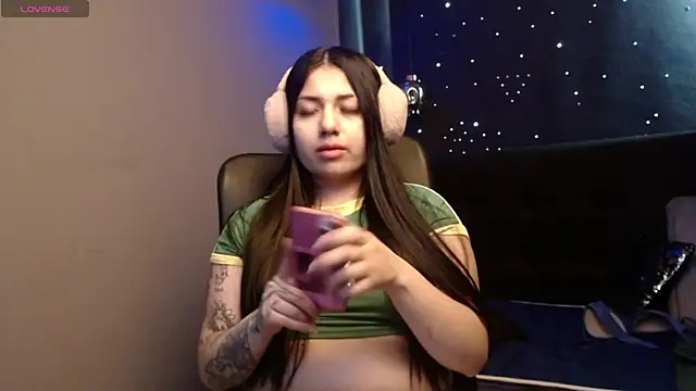 Snapshot of sweety_ashly chatting on February 20, 2:35 pm sweety ashly online show from February 20, 2:35 pm