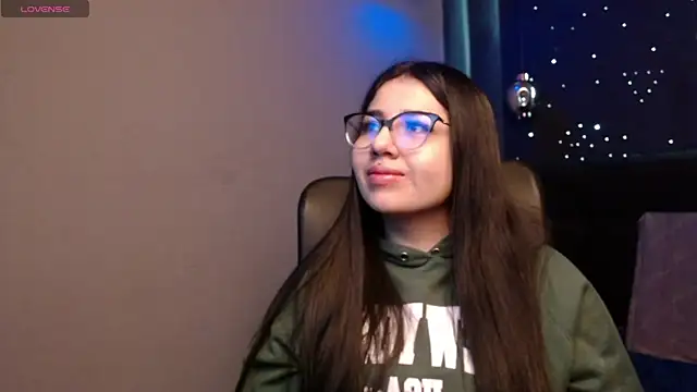 Snapshot of sweety_ashly chatting on March 6, 11:25 am sweety ashly online show from March 6, 11:25 am