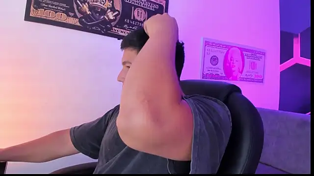 JamesCr  online show from September 28, 3:01 am