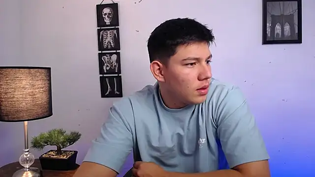 JamesCr  online show from November 8, 1:11 pm