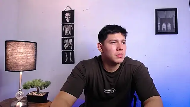 JamesCr  online show from November 9, 1:15 am